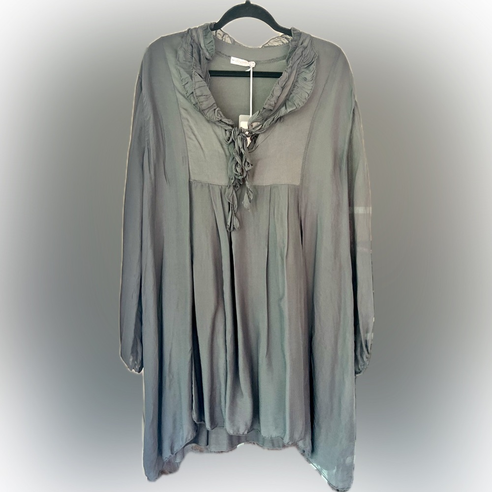 Gray Ruffled Silk Blouse. NWT made in Italy.